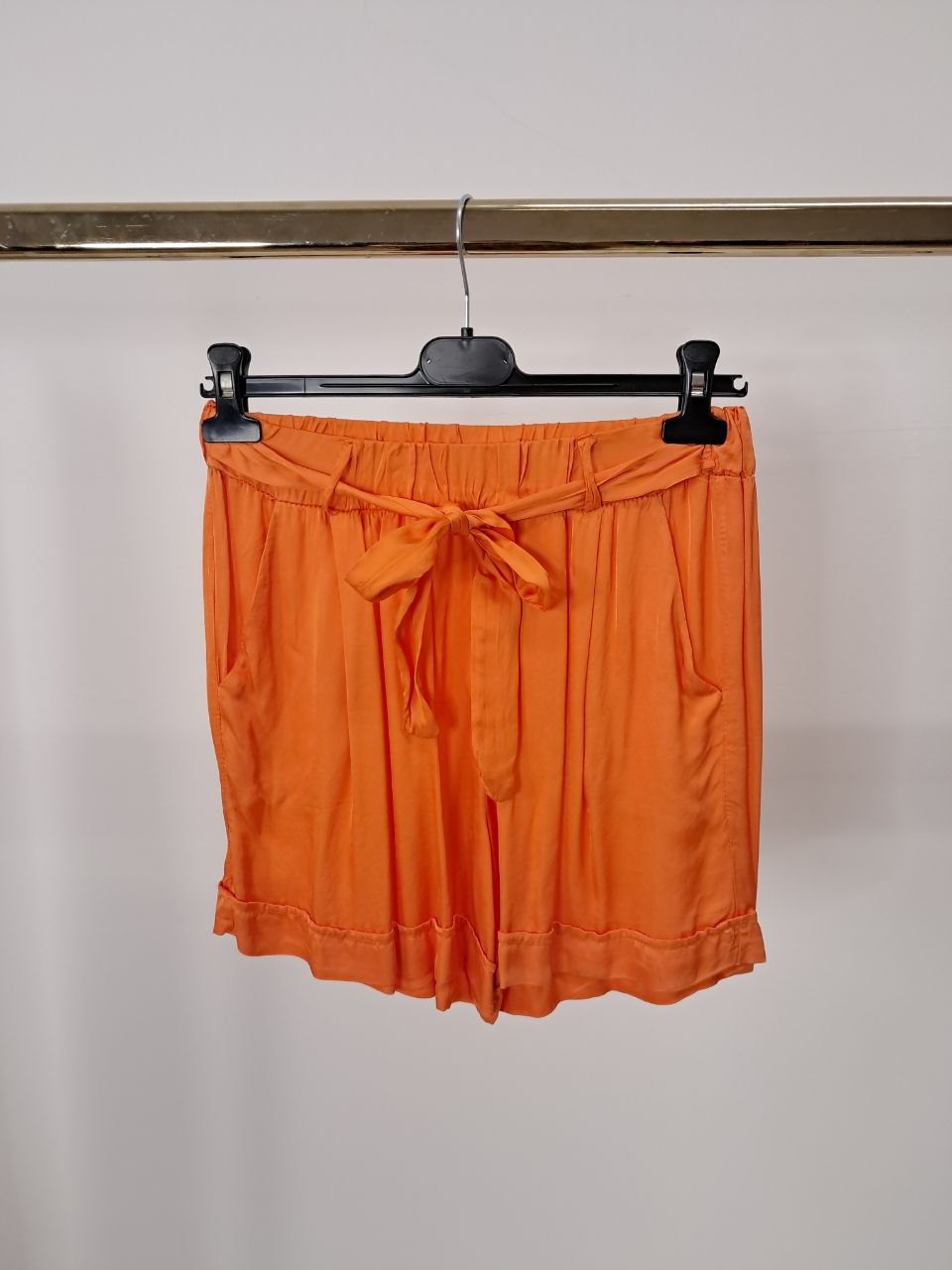 Pantaloncino con elastico in vita