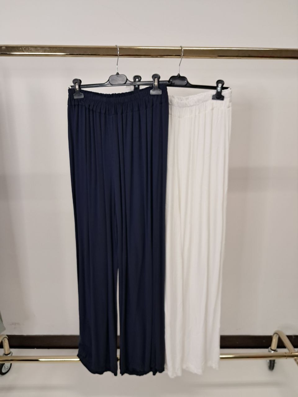 Pantalone in viscosa con elastico in vita