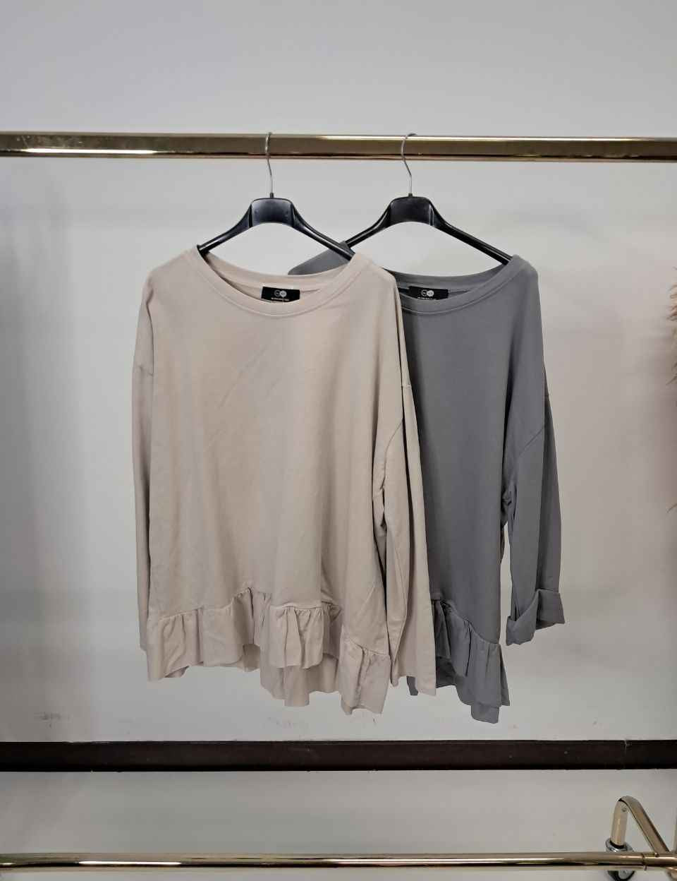 Maglia giorcollo in cotone con balze