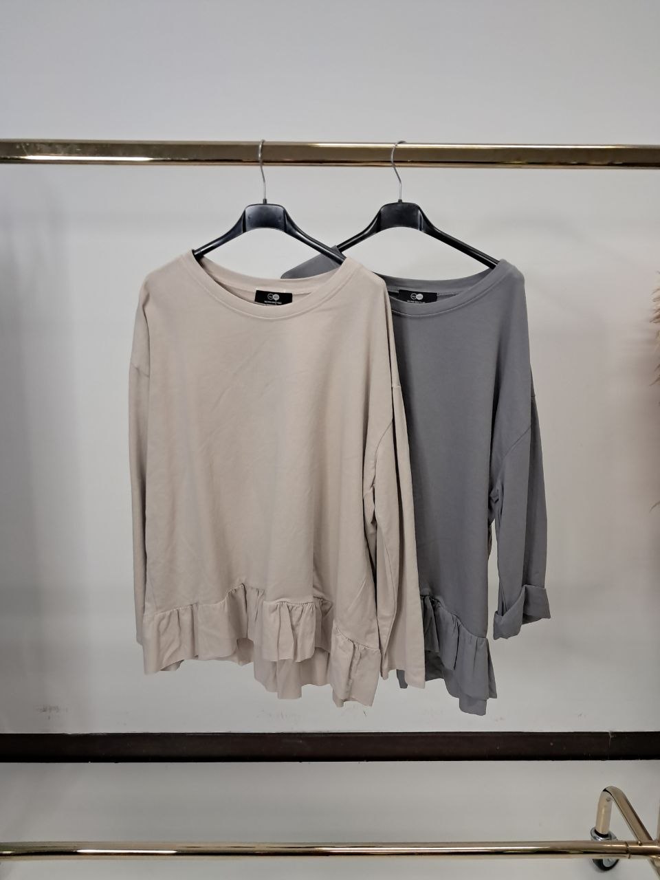 Maglia giorcollo in cotone con balze