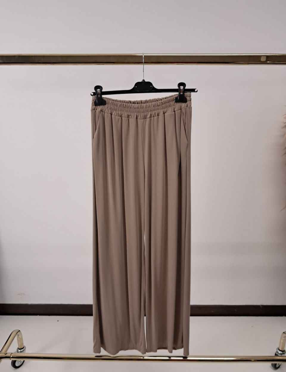 Pantalone con elastico in vita