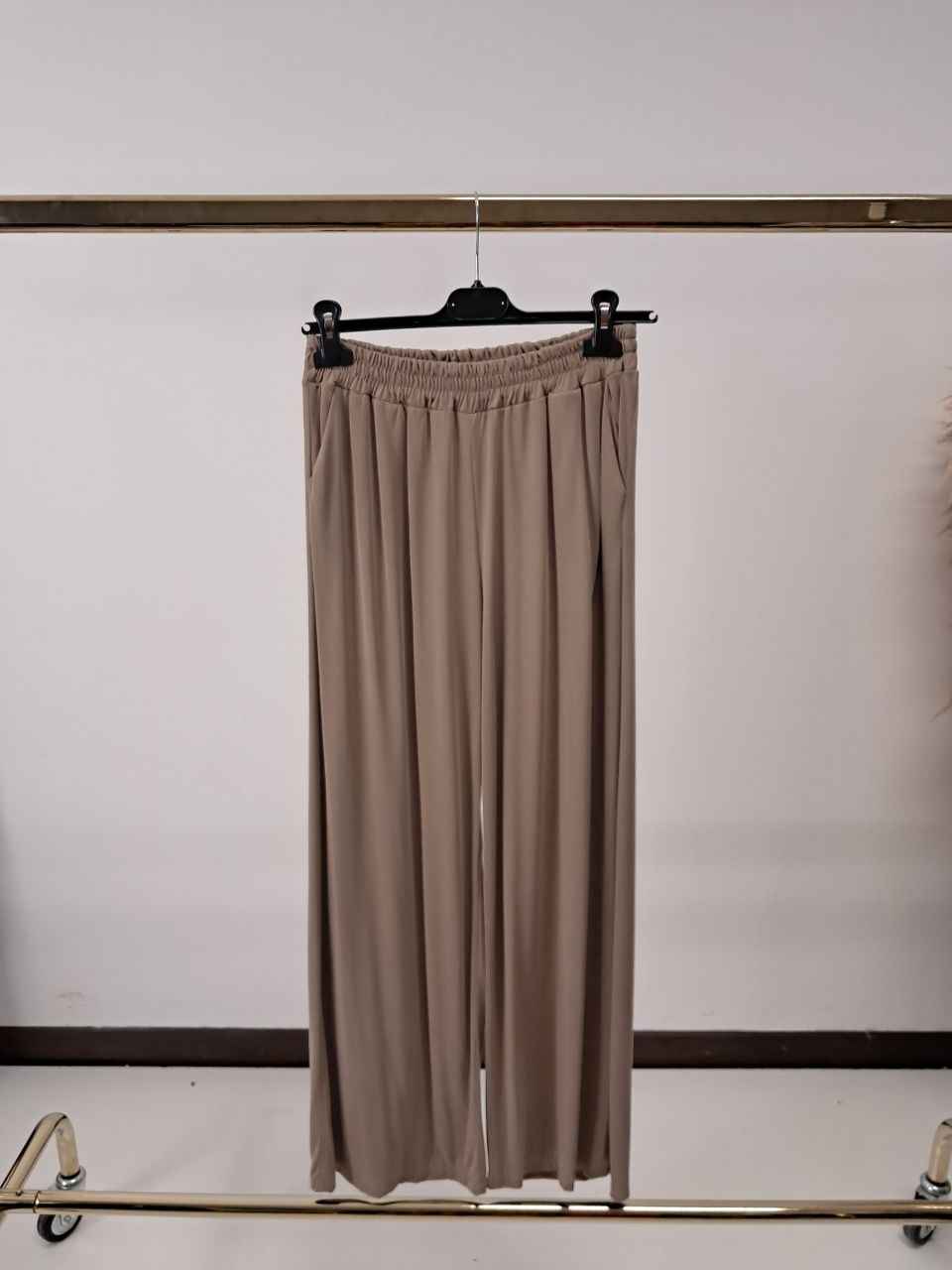 Pantalone con elastico in vita