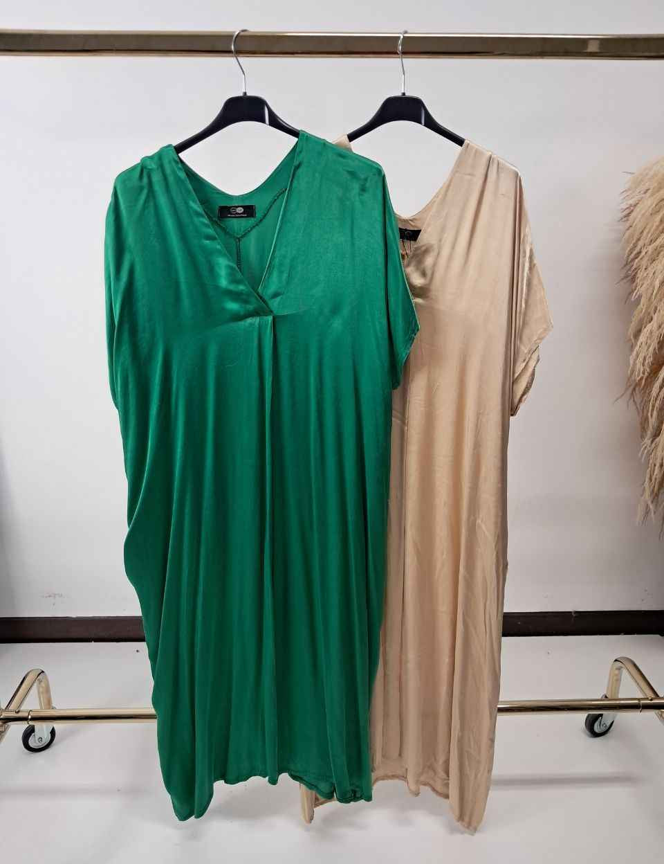 Vestito scollo a V in viscosa
