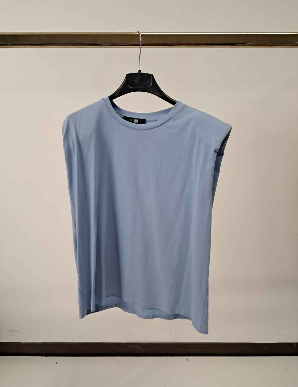 Maglia con spallotte in cotone
