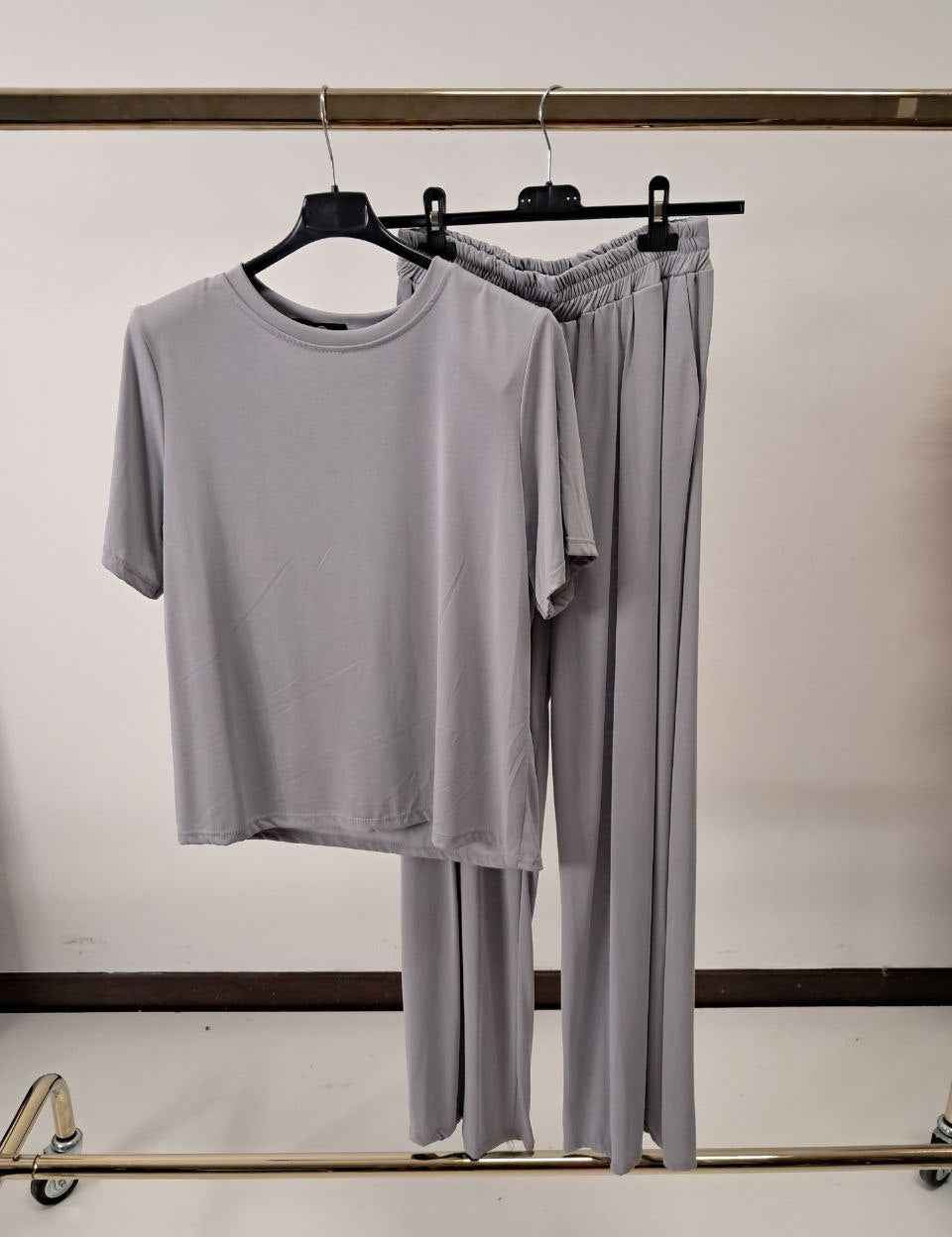Completo maglia con spallotte e pantalone