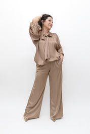 Completo Giorgia camicia con fiocco e pantalone