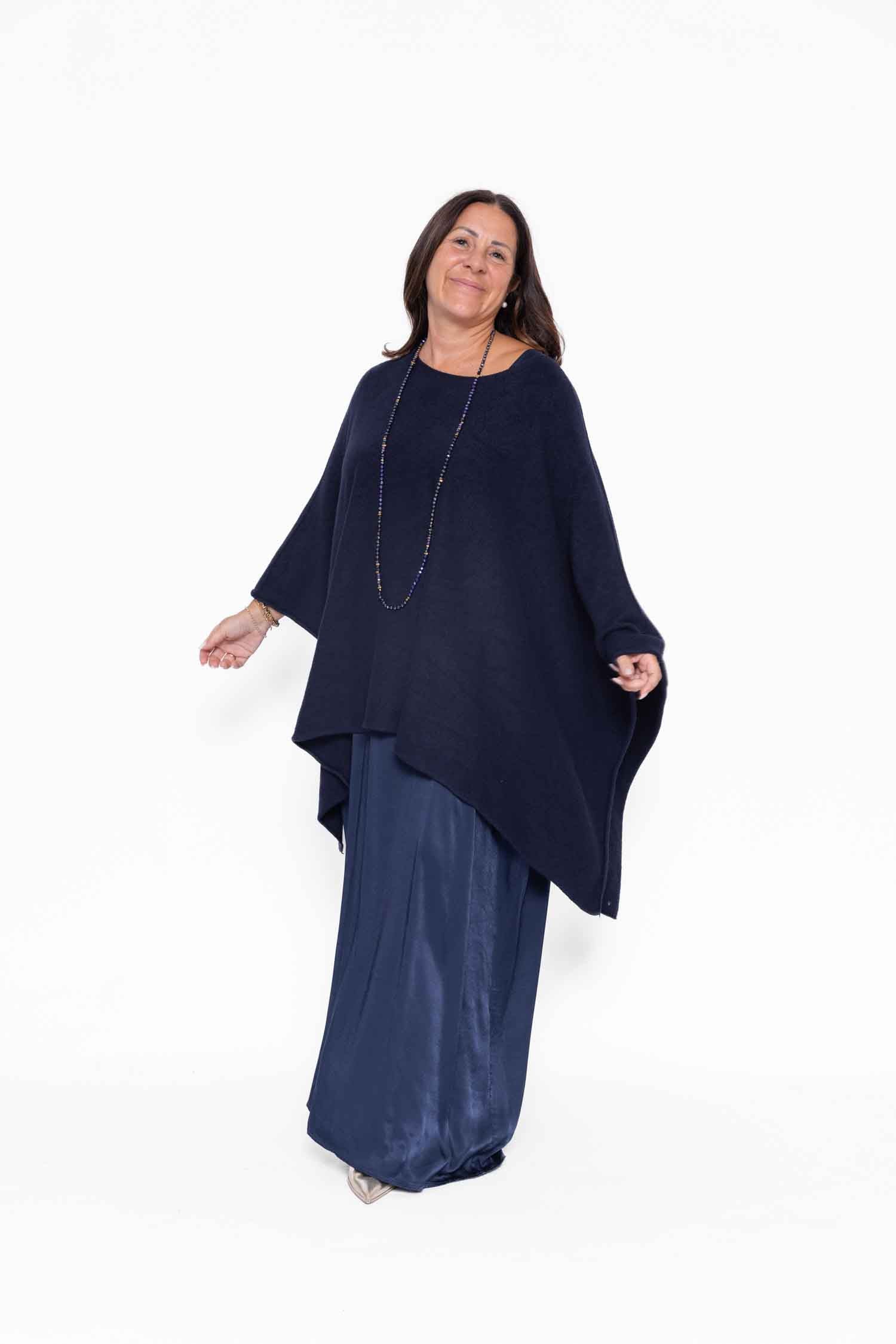 Completo vestito Flora con mantella Regina